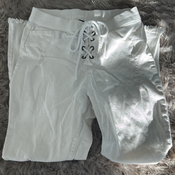 White jeans - Picture 4 of 7